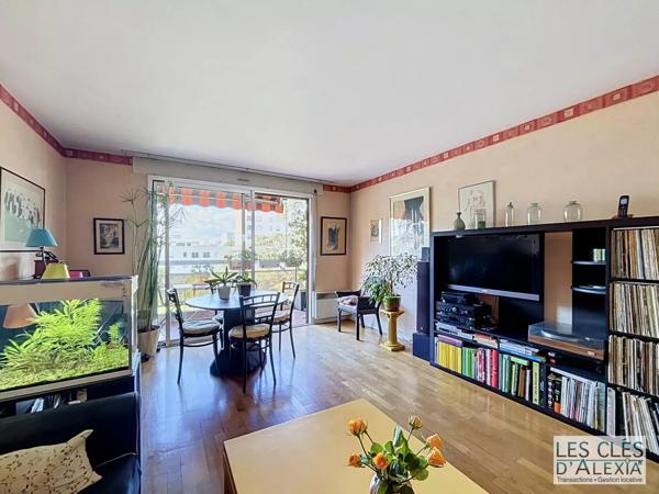 T4  de 87 m2 traversant avec balcons et garage fermé – Villeurbanne