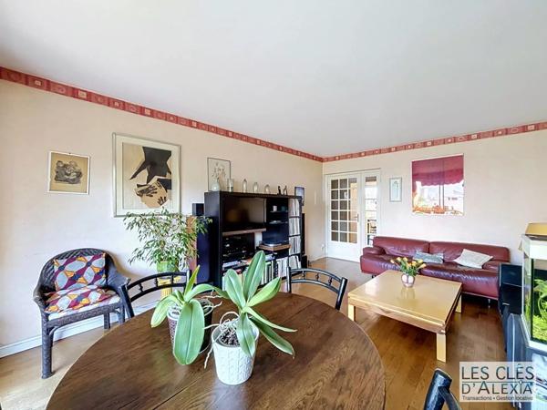 T4  de 87 m2 traversant avec balcons et garage fermé – Villeurbanne