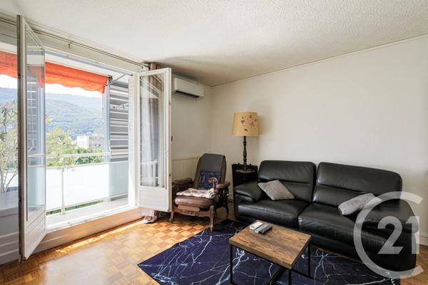 Appartement T4 à vendre  4 pièces - 66,44 m 2   SEYSSINS  - 38