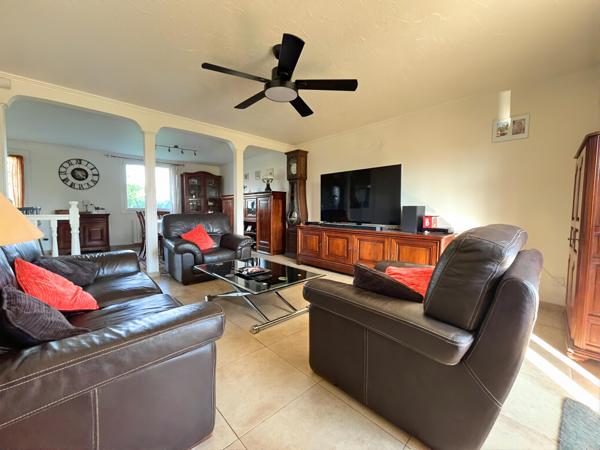 Maison 4 chambres jardin sud DPE B Le Muy familiale