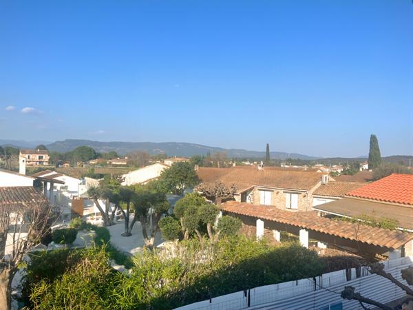 Maison 4 chambres jardin sud DPE B Le Muy familiale