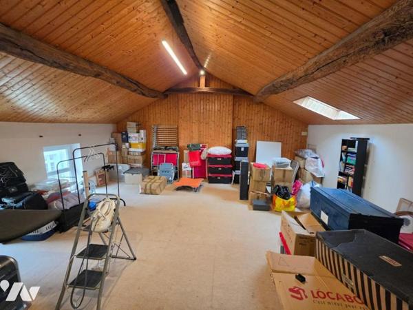 BORDS DE LOIRE MAISON EN PIERRES 5 pièces + garage et dépendances