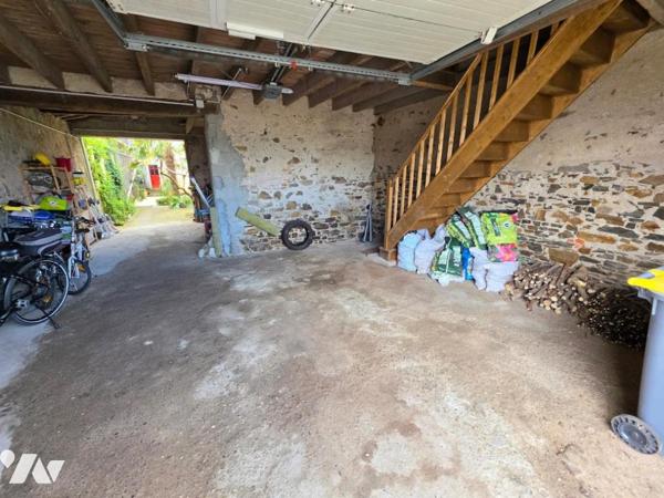 BORDS DE LOIRE MAISON EN PIERRES 5 pièces + garage et dépendances