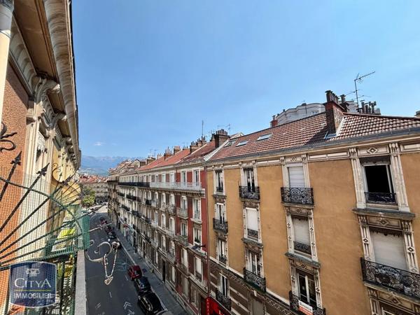 Appartement à louer 3 pièces 43.87m² Grenoble (38000)