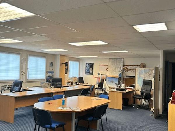 Local commercial 3 pièces T3 F3 94 m² à Annecy Le Vieux 4 RUE BULLOZ 74940 à louer