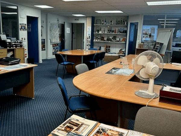 Local commercial 3 pièces T3 F3 94 m² à Annecy Le Vieux 4 RUE BULLOZ 74940 à louer