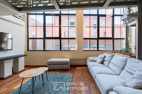 Loft contemporain lumineux avec verrière hors norme
