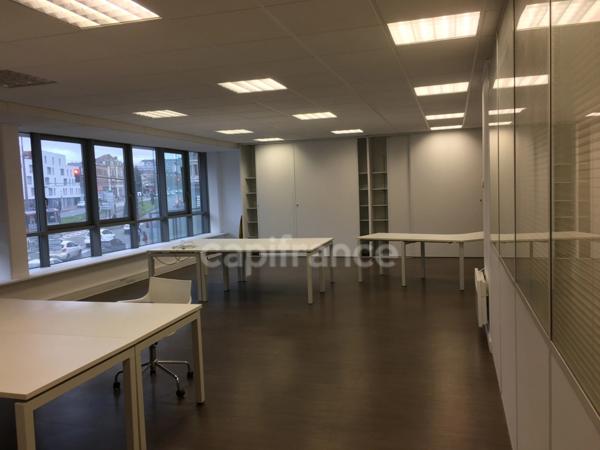 Dpt Nord (59), à vendre ROUBAIX Bureau récent 144m² avec ascenseur,centre-ville, en zone FRANCHE et QQPV, au pied des transports .