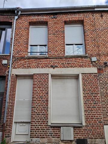 Idéalement située rue de la Poste à Saint Amand Les Eaux