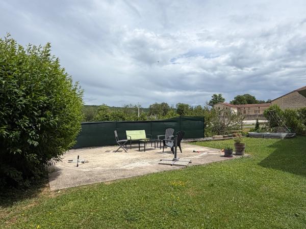 GRANDE MAISON DE FAMILLE AVEC JARDIN ET GRANGE