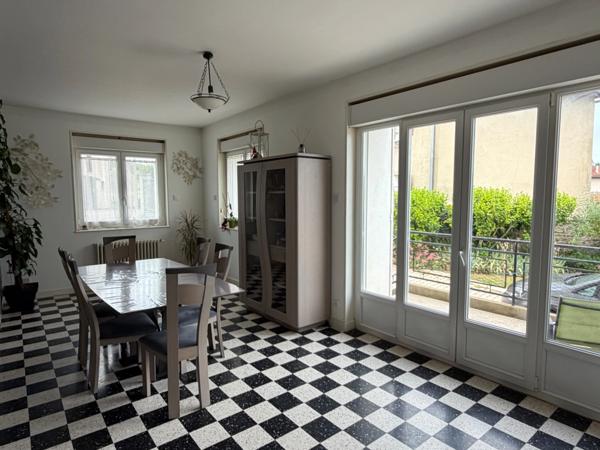 GRANDE MAISON DE FAMILLE AVEC JARDIN ET GRANGE