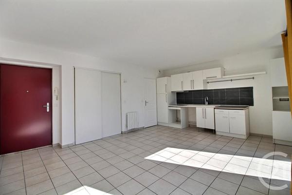Appartement F1 à vendre  1 pièce - 30,11 m2 THIAIS - 94