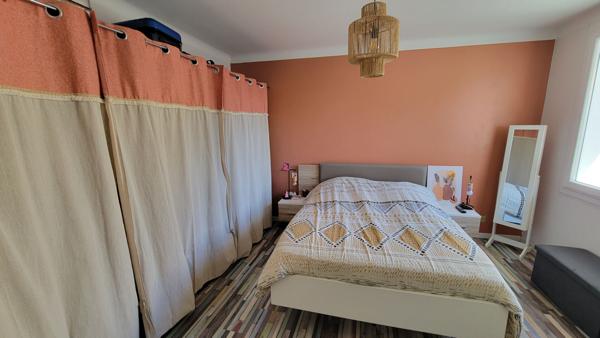 Maison plain pied LONS 4 pièce(s) 100 m2 terrain 770m² piscine hors sol