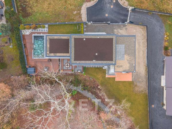 SCIEZ - VILLA D’ARCHITECTE récente avec piscine, hammam, sauna