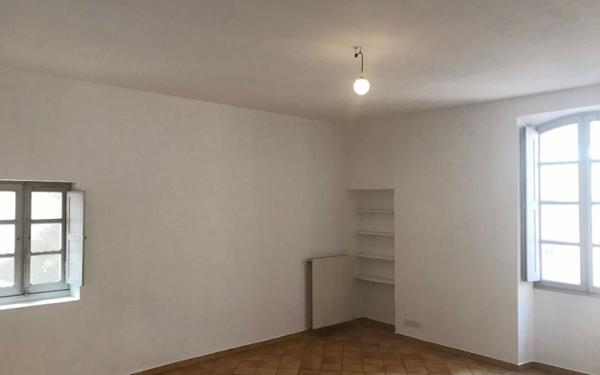 Appartement à louer    2 pièces • 68,51 m2 Nîmes