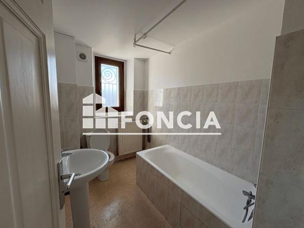 Location Appartement 2 pièces 47.34 m² - 23 RUE JEAN JAURES Ville La Grand 74100