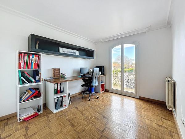 Spacieuse maison familiale avec sous-sol aménagé, T2 indépendant et piscine