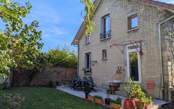 Maison à vendre    6 pièces • 84,36 m2 Saint-Maur-des-Fossés