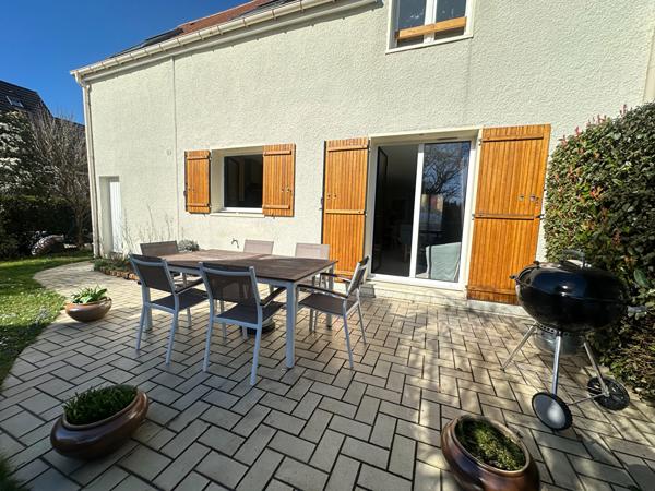 Maison 7 pièces (DPE D) à Verrières-Le-Buisson, en excellent état, quartier recherché, 4 CHAMBRES, GARAGE, JARDIN.