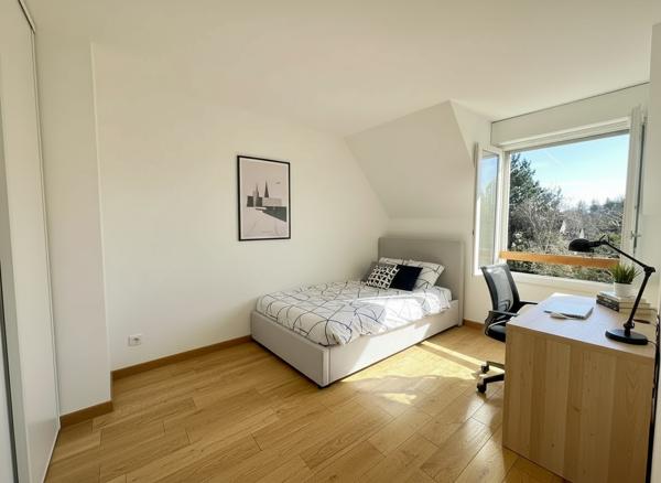 Maison 7 pièces (DPE D) à Verrières-Le-Buisson, en excellent état, quartier recherché, 4 CHAMBRES, GARAGE, JARDIN.