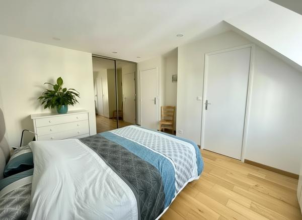 Maison 7 pièces (DPE D) à Verrières-Le-Buisson, en excellent état, quartier recherché, 4 CHAMBRES, GARAGE, JARDIN.