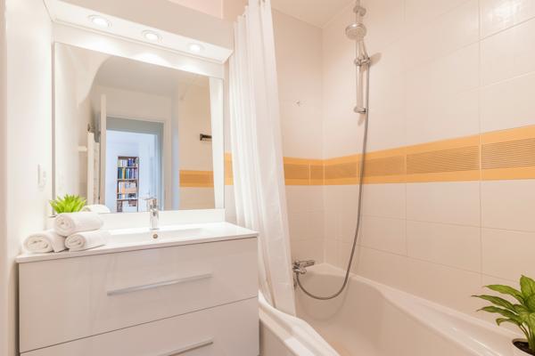 Maison 7 pièces (DPE D) à Verrières-Le-Buisson, en excellent état, quartier recherché, 4 CHAMBRES, GARAGE, JARDIN.