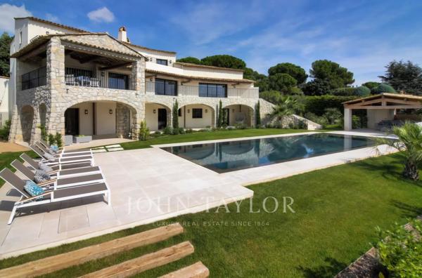 Villa de grand standing avec vue mer