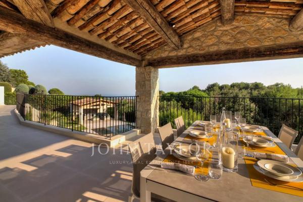 Villa de grand standing avec vue mer