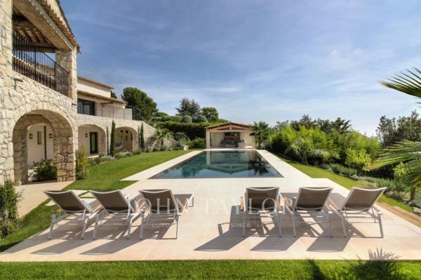 Villa de grand standing avec vue mer