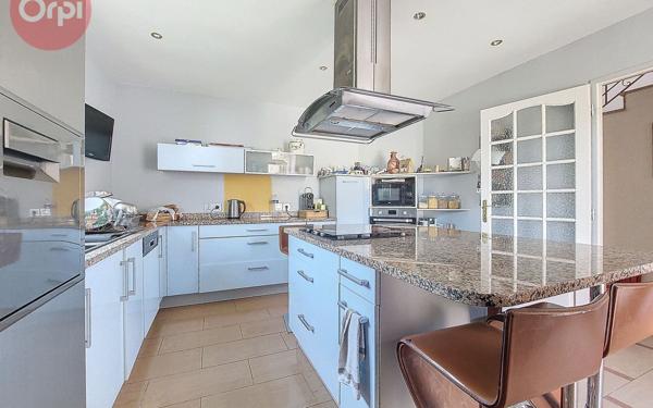 Maison à vendre    5 pièces •  Espira-de-l'Agly