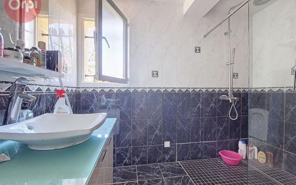 Maison à vendre    5 pièces •  Espira-de-l'Agly