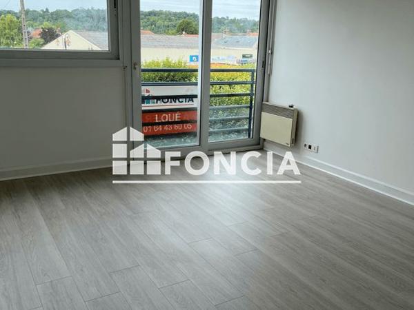Location Appartement 2 pièces 70.3 m² - 38/46 AVENUE VICTOR HUGO Coulommiers 77120