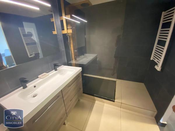 Appartement à louer 3 pièces 65.8m²