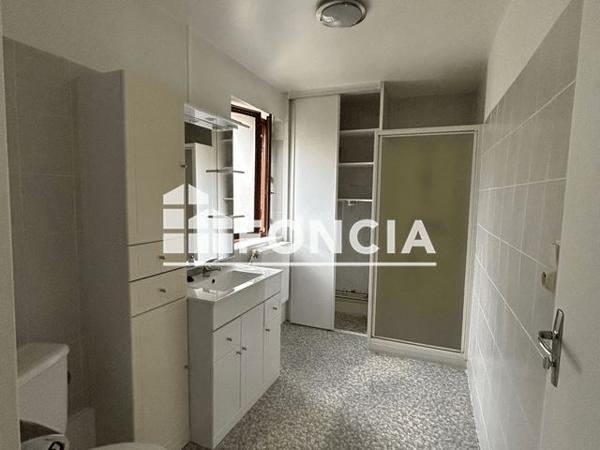 Location Appartement 2 pièces 45.5 m² - 2 COUR DES CLOSIERS Montargis 45200