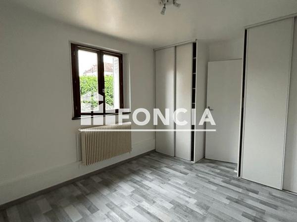 Location Appartement 2 pièces 45.5 m² - 2 COUR DES CLOSIERS Montargis 45200