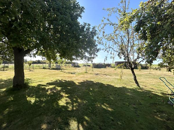 LONGERE EN CAMPAGNE DE BAUDRES ENVIRONNEMENT CALME (INDRE 36)