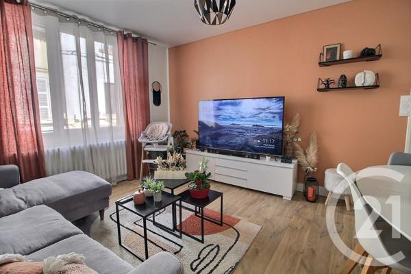 Appartement T4 à vendre  5 pièces - 97,60 m2 MONTLUEL - 01