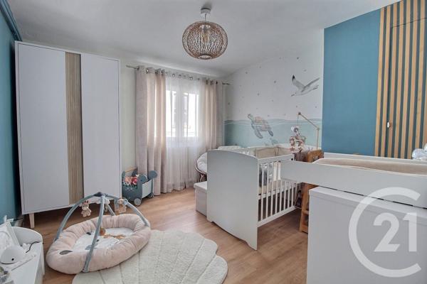 Appartement T4 à vendre  5 pièces - 97,60 m2 MONTLUEL - 01