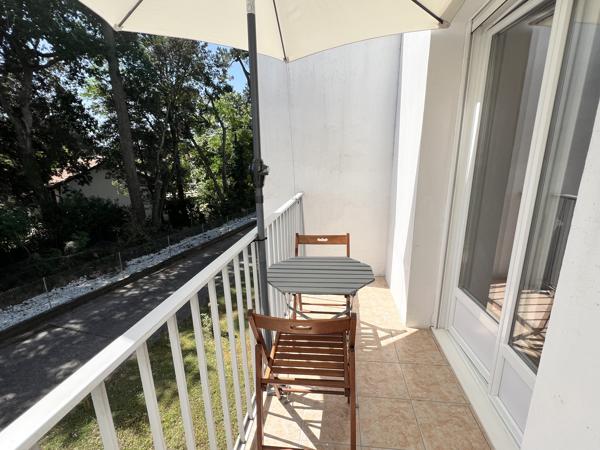ROYAN - QUARTIER DU PARC - CHARMANT APPARTEMENT T1 AU CALME - BALCON et PARKING