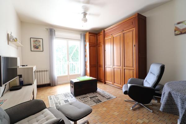 ROYAN - QUARTIER DU PARC - CHARMANT APPARTEMENT T1 AU CALME - BALCON et PARKING