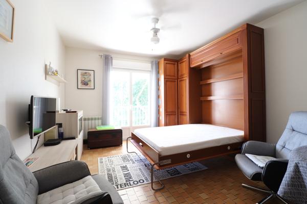 ROYAN - QUARTIER DU PARC - CHARMANT APPARTEMENT T1 AU CALME - BALCON et PARKING