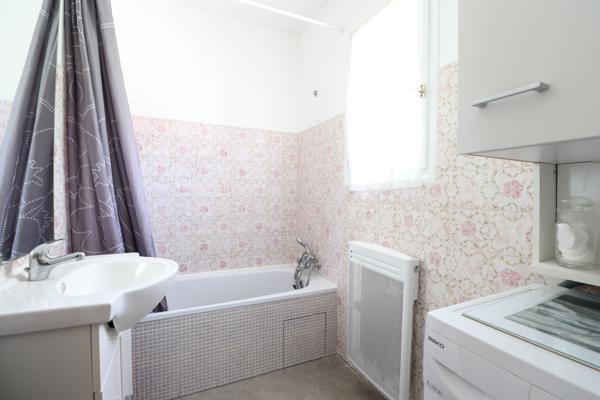 ROYAN - QUARTIER DU PARC - CHARMANT APPARTEMENT T1 AU CALME - BALCON et PARKING