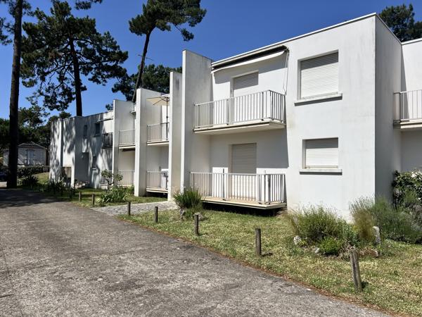 ROYAN - QUARTIER DU PARC - CHARMANT APPARTEMENT T1 AU CALME - BALCON et PARKING