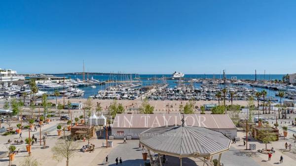Exclusivité – Bel appartement bourgeois avec vue mer et Vieux Port