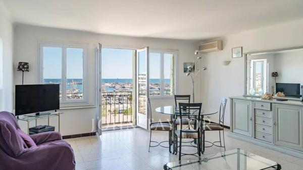 Exclusivité – Bel appartement bourgeois avec vue mer et Vieux Port