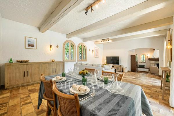 Élégant mas provençal de plain-pied au cœur d’un domaine privé