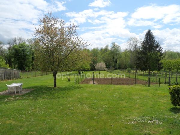 Maison indépendante habitable de suite sur un beau terrain clos !!