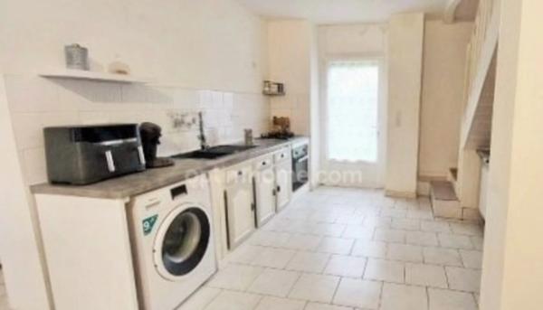 Maison indépendante habitable de suite sur un beau terrain clos !!