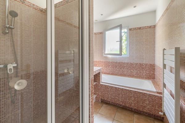 Superbe maison familiale à vendre sur Léognan