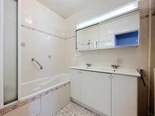 Chatou - Dernier étage avec terrasse 550 000 € **  - Référence  V160010329